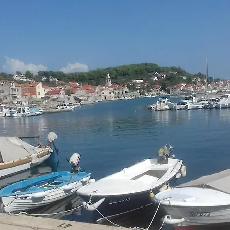 Natasa Apartman *